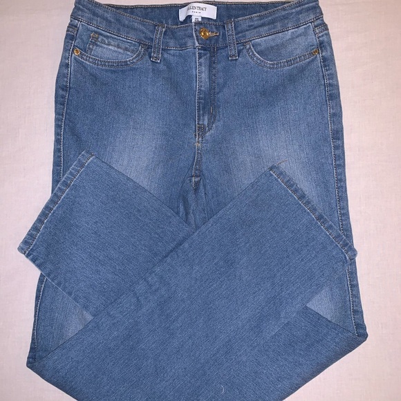 Ellen Tracy Mid Relaxed Straight Faded Jeans - Picture 7 of 7